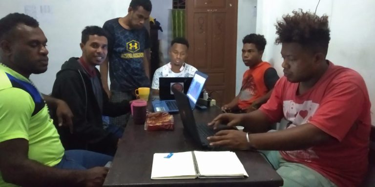 Mahasiswa Papua Sedang Fokus Mendirikan Pusat Informasi dan Komunikasi Industri MIGAS
