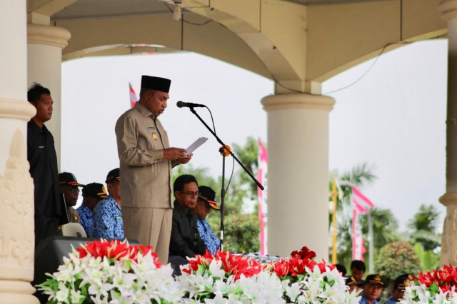 Wakil Gubernur Pimpin Upacara Hardiknas di Manokwari