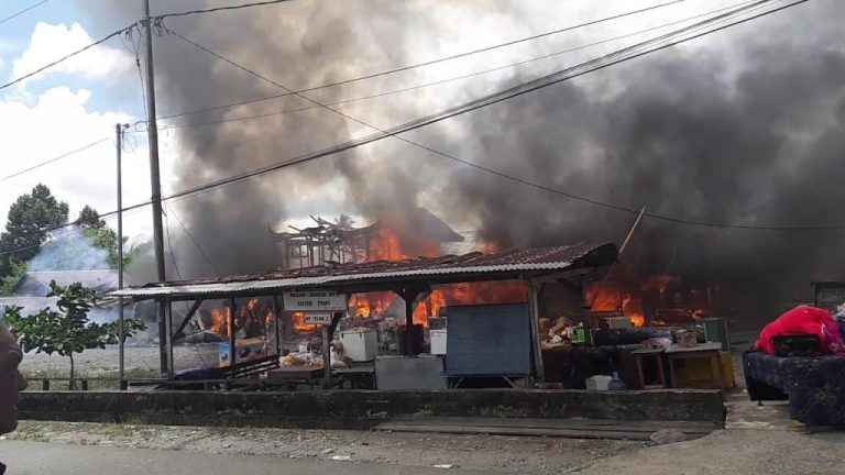 Kebakaran Pasar SP III Prafi, Delapan Kios Ludes
