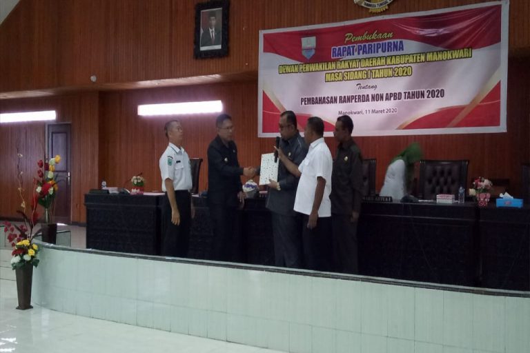 DPRD Paripurnakan 4 Raperda Inisiatif Pemkab Manokwari