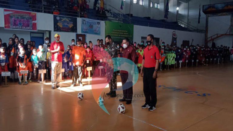 Bupati Manokwari Buka Turnamen Futsal SWIST