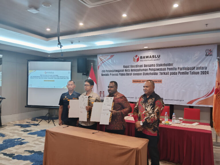 Mitra Strategis, Bawaslu dan PWI Papua Barat Teken MoU